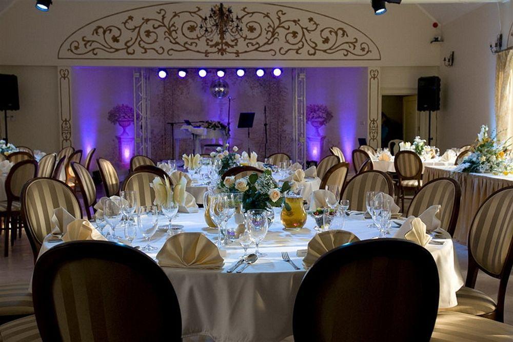Villa Estera - Hotel & Restauracja Michałowice Dış mekan fotoğraf