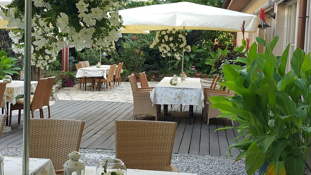 Villa Estera - Hotel & Restauracja Michałowice Dış mekan fotoğraf