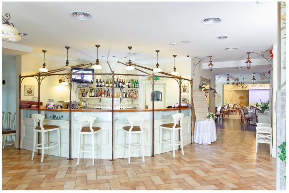 Villa Estera - Hotel & Restauracja Michałowice Dış mekan fotoğraf