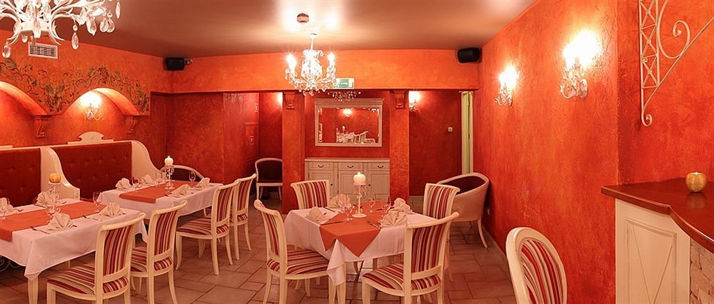 Villa Estera - Hotel & Restauracja Michałowice Dış mekan fotoğraf
