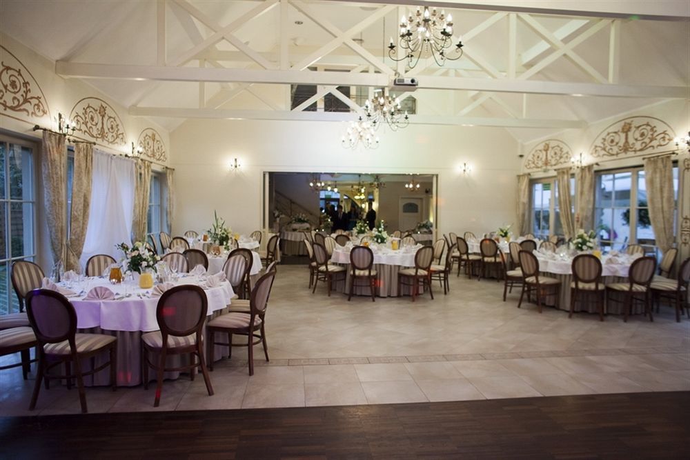 Villa Estera - Hotel & Restauracja Michałowice Dış mekan fotoğraf