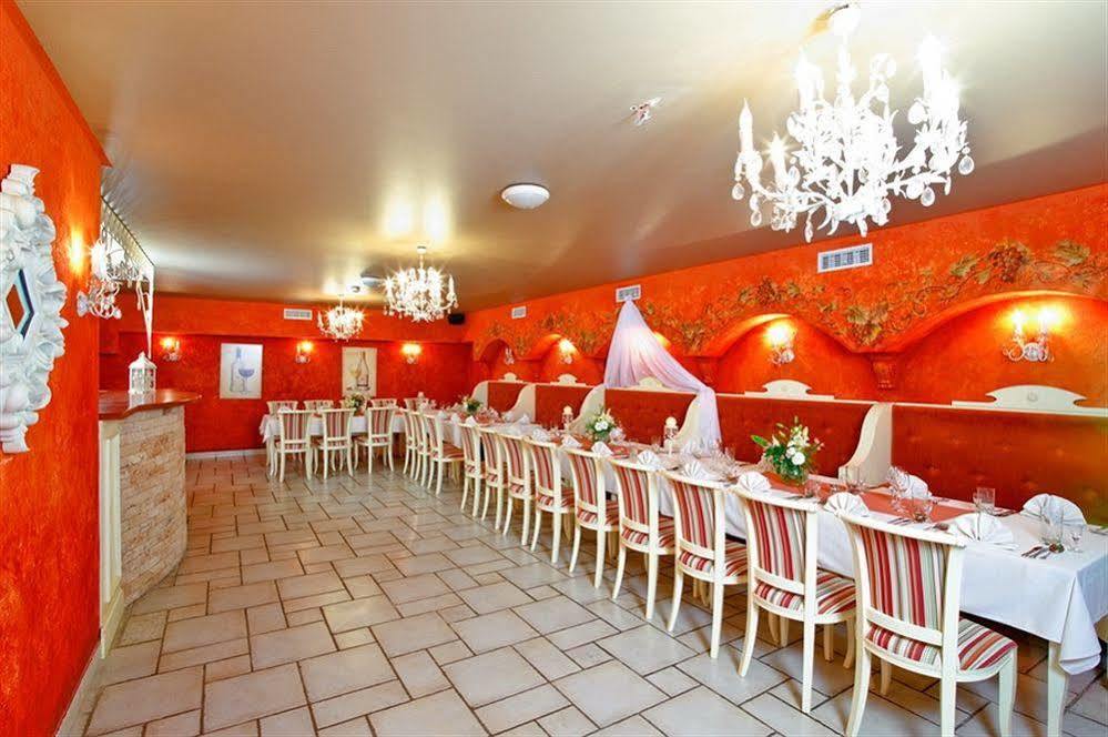Villa Estera - Hotel & Restauracja Michałowice Dış mekan fotoğraf