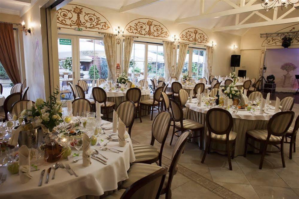 Villa Estera - Hotel & Restauracja Michałowice Dış mekan fotoğraf