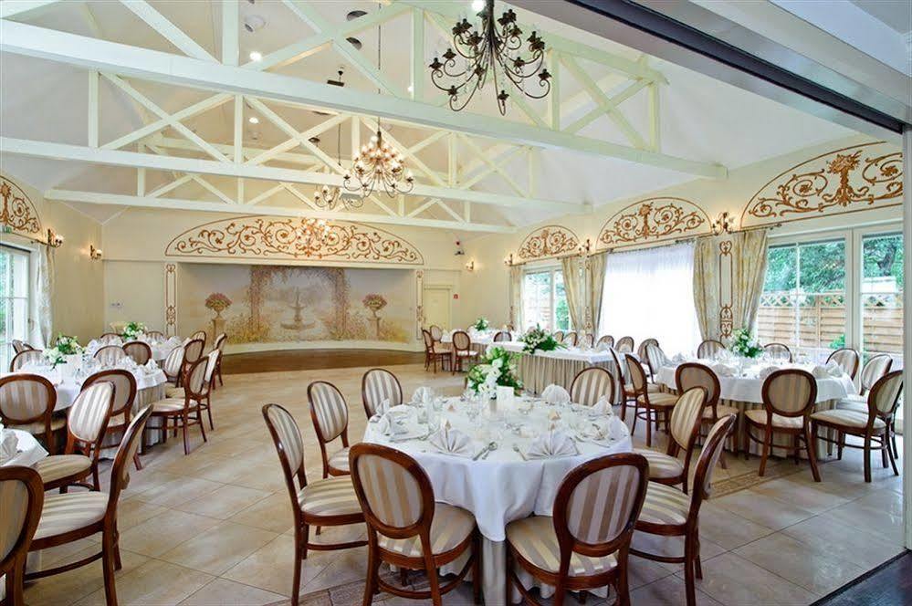 Villa Estera - Hotel & Restauracja Michałowice Dış mekan fotoğraf